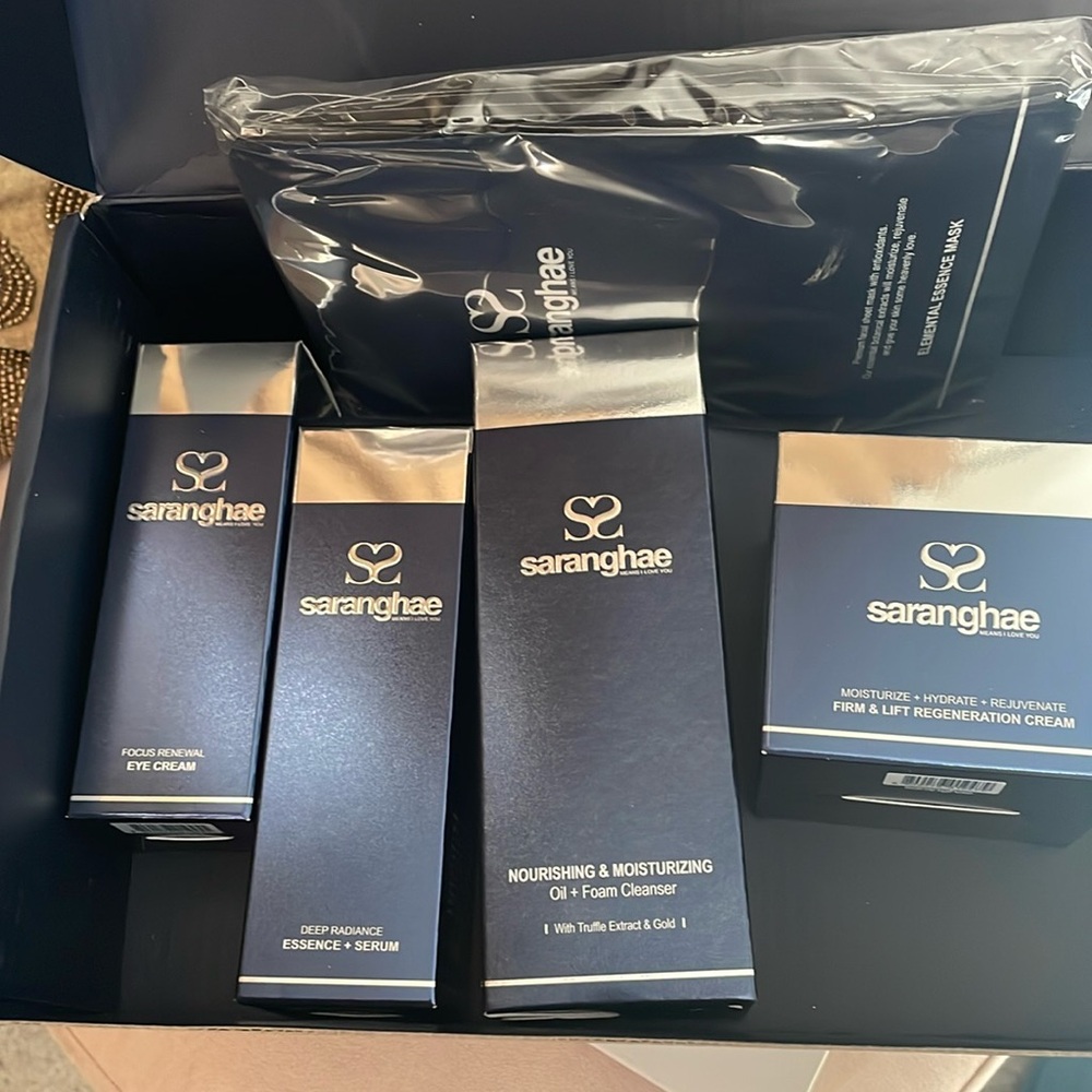 Saranghae new in box sealed containers. 5 piece set